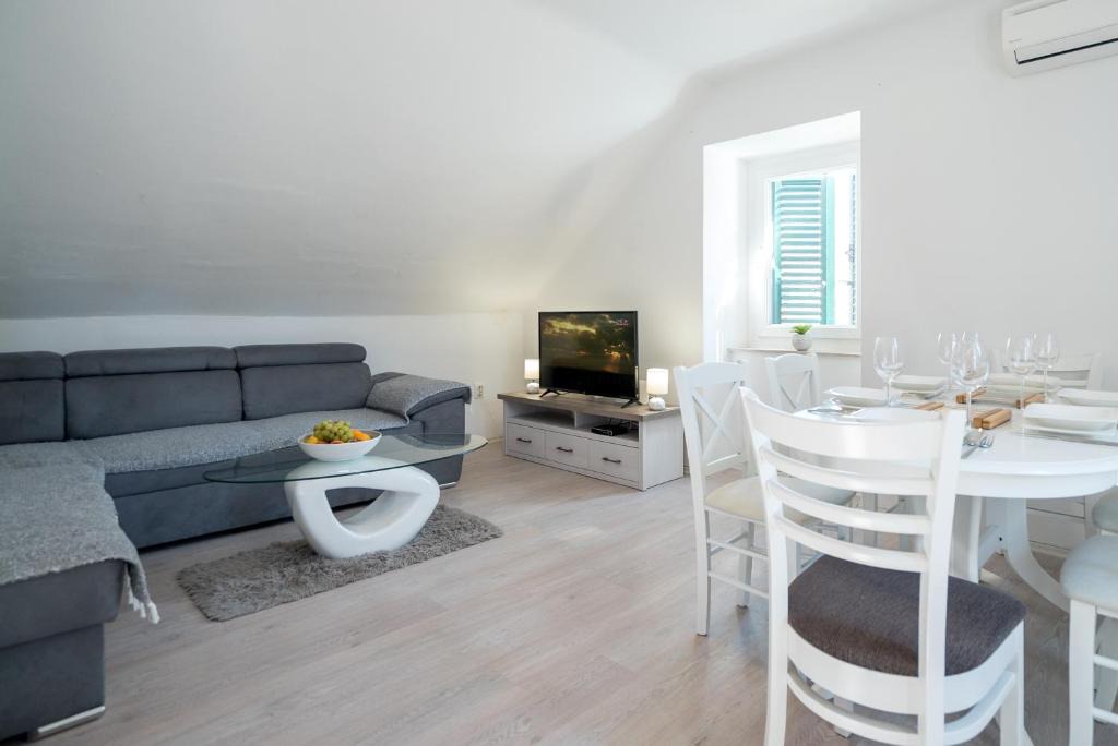 Split Apartment | Apartman Boki