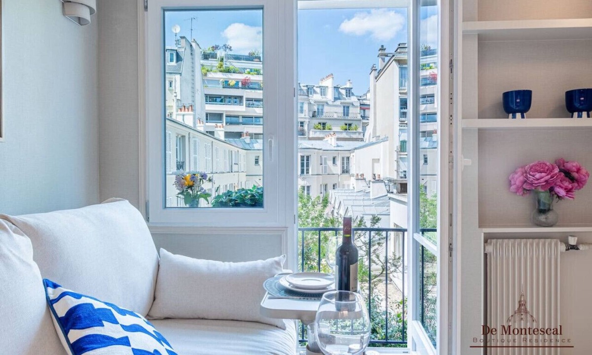Notre-Dame-des-Champs Apartment | De Montescal - Studio