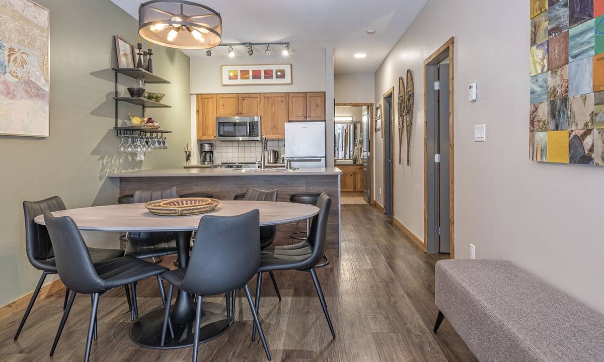 Silver Star Mountain Condo | Location, Location, Location! Large Corner Ground Floor Newly Renovated Condo