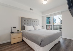 Level Hotels & Furnished Suite ◆ One Bedroom Deluxe Suite | Lux Amenities in Vancouver