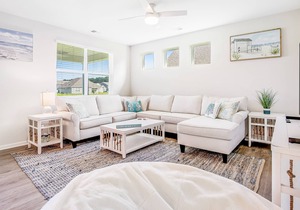 Ocean View Beach Club getaway with fast WiFi, patio, pool & sauna in Ocean View