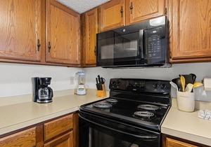 Poolside St. Augustine Condo – Walk to Beach, Sleeps 4 in St. Augustine