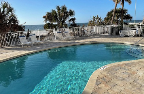 Indian Rocks Beach Condo | 2BR/2BA Condo with Heated Pool & Private Beach Access