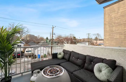 Sunnyside House | *Bow River Views* Spacious Downtown House with Stunning Bow River Views