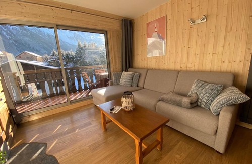 Chamonix City Centre Apartment | Cosy apartment Ski in out and Mt blanc view