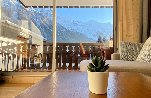 Chamonix City Centre Apartment | Cosy apartment Ski in out and Mt blanc view