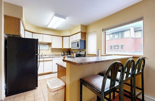 Intermountain House | Cozy townhome with deck - on free shuttle route