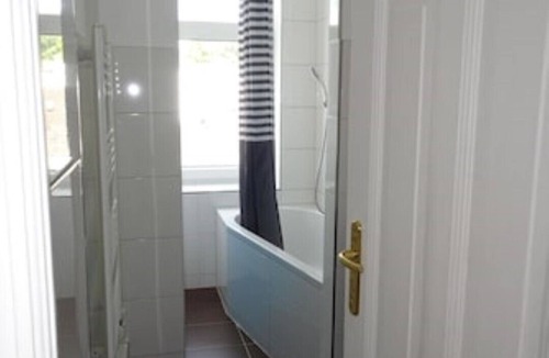 Lubeck City Centre Condo | Excusive old building DG 80m² center within walking distance, 2 bedrooms, fireplace, XXL sofa