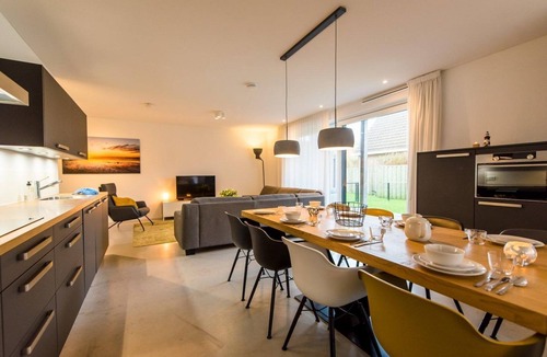 Buren House | Goud- and Zilverplevier together form one luxury home for 16 people.