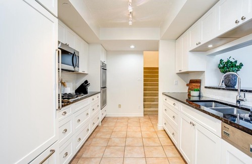The Blue Mountains Apartment | Heart of the Village by Property Valet