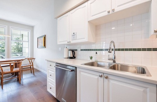Whistler Condo | Large deck | Private Hot Tub | BBQ | Pet friendly