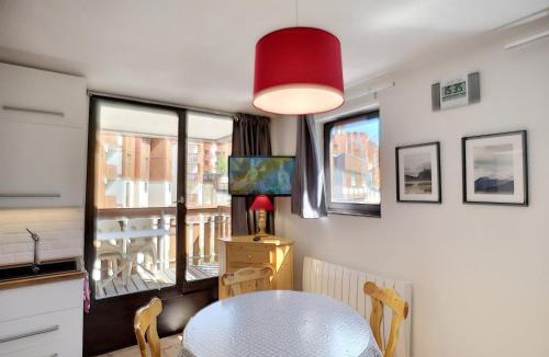 Les Bruyeres Apartment | Les Menuires, 2 pièces rénové, 4 pers, balcon sud, ski aux pieds - FR-1-178-137