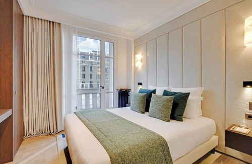 Notre-Dame-des-Champs Apartment | LUXE- A PERFECT BLEND OF CHARM, COMFORT & MODERNITY SAINT GERMAIN- RUE DE RENNES