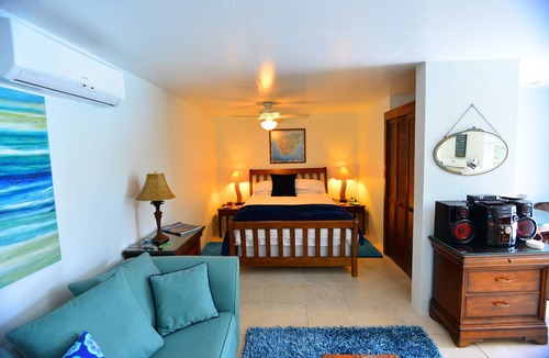 Warwick Cottage | Natalia Pool Cottage - This is great for a weekend getaway !