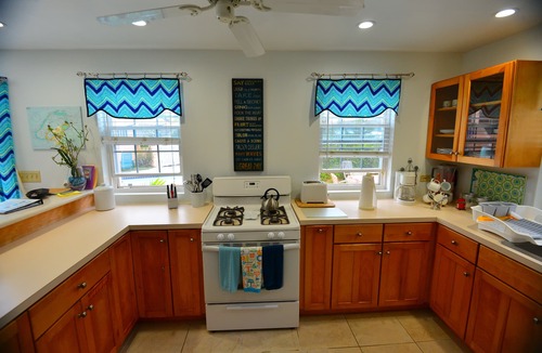 Warwick Cottage | Natalia Pool Cottage - This is great for a weekend getaway !