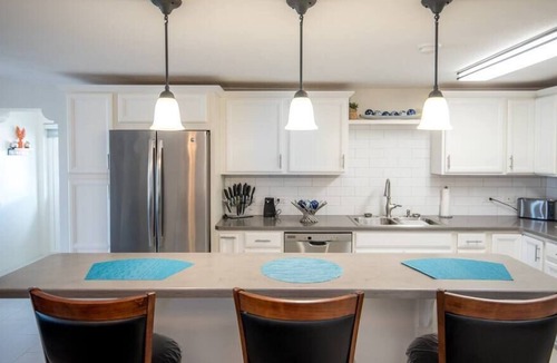 Southampton Apartment | Private & Stunning Large 1 Bed with amazing views