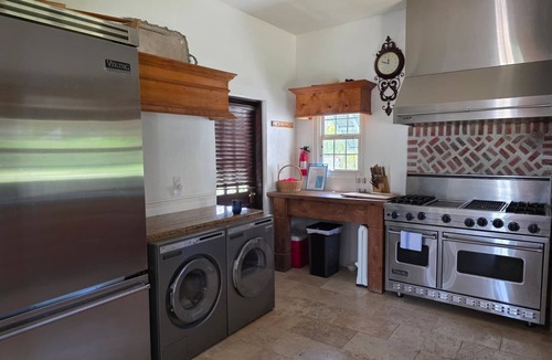 Paget House | Secluded 3-Day Getaway w/Friends to Bermuda Private Pool, House + Cottage.