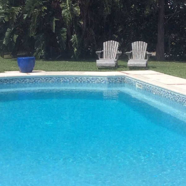 Las Brisas apartment with pool and walk to beach + EV chargers