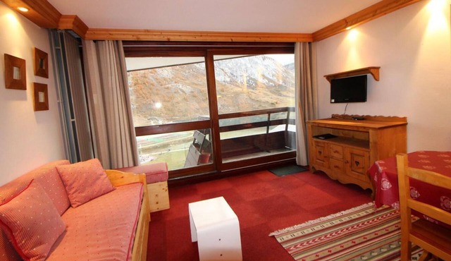 10m from ski slopes, 8th floor, view lake, balcony, tv, ski locker, 28m², Tignes in Tignes