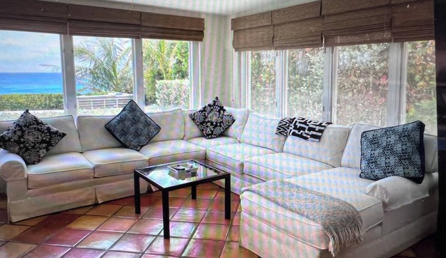 3-bedroom Ocean Front house in Paget