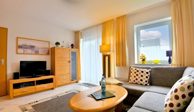 Apartment 'Tannenblick 3-3' with Shared Garden, Balcony and Wi-Fi in Oberhof