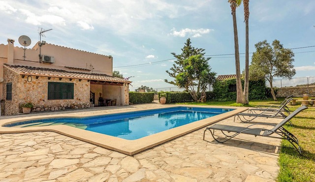 Awesome home in Sineu in Sineu