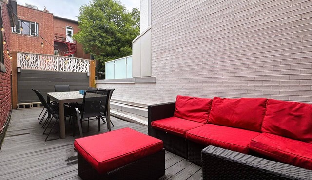 B23~Sunny Terrace+17 Bed/Sofa bed+6 Room+6 Full Bath+Free parking~100 WalkScore in Montréal