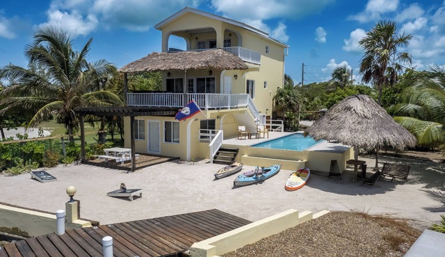 Beach Front Home with Large Pool in San Pedro