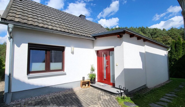 Beautiful cozy cottage with a view of the countryside and close to the outdoor pool in Unterwellenborn