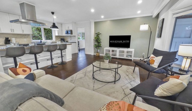 Centrally Located, Walk to Lake, Spacious | SH in Burlington