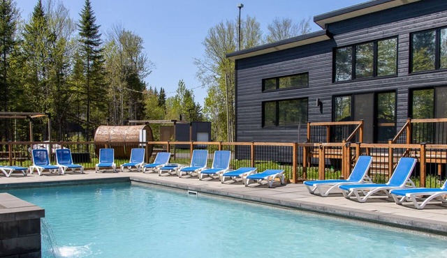 Chalet Beaulieu | Hot Tub, Pool, Sauna & Billiards in Pont-Rouge