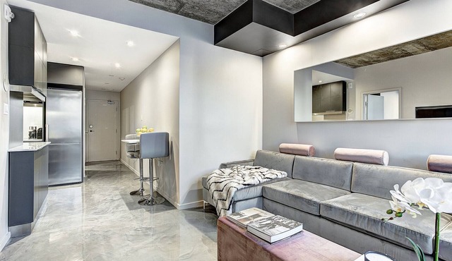 Chic Apartment with All Amenities in Montréal