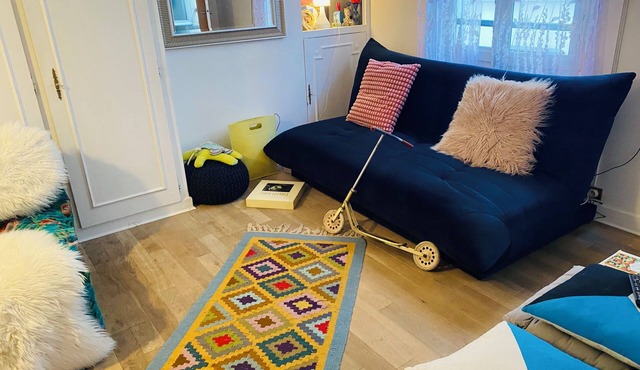 Cozy Eiffel Tower Design Studio in Paris