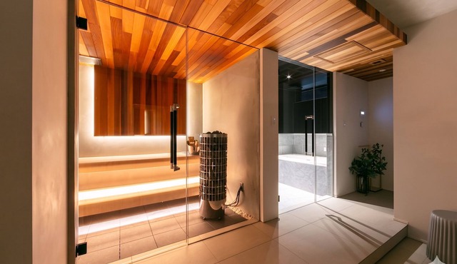 Entire Sapporo Villa | Private Sauna & Outdoor Bath | 10 Guests | 2 Free Parking in 札幌市東区北２５条東２丁目