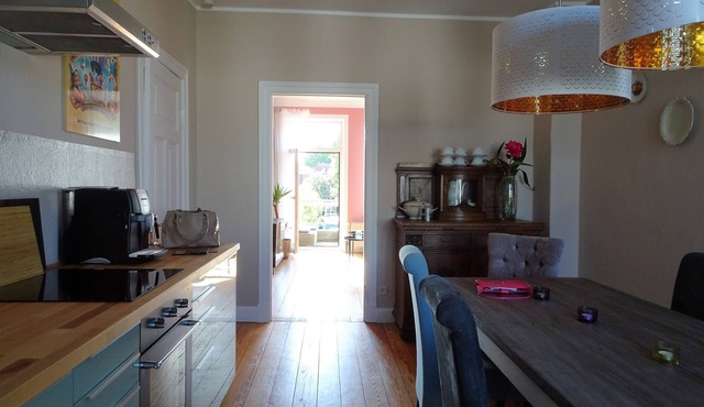 extravagant old building 80m² center, Lübeck, 3 bedrooms, kitchen, XXL sofa in St. Gertrud