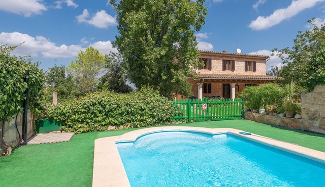 GINA - Nice house with private pool and Free Wifi in Algaida