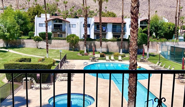 Gorgeous condo with fabulous mountain and pool views in South Palm Springs in Palm Springs