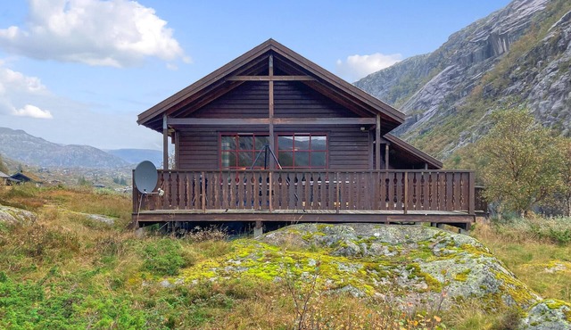 Gorgeous home in Dirdal in Dirdal