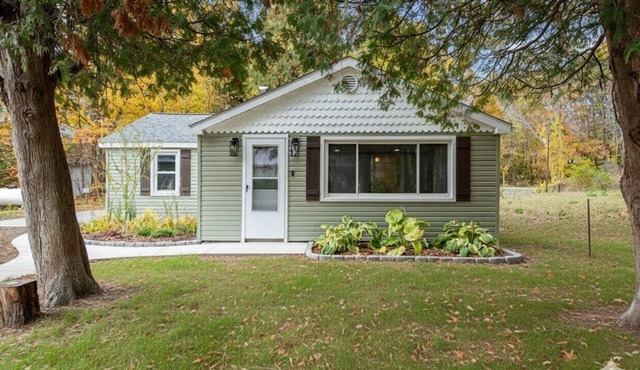 Great Lake Michigan Beach Getaway - 2 Min to Beach, Near St. Joe & South Haven! in Coloma