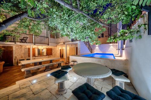 Heritage Residence in Center with pool in Vodice