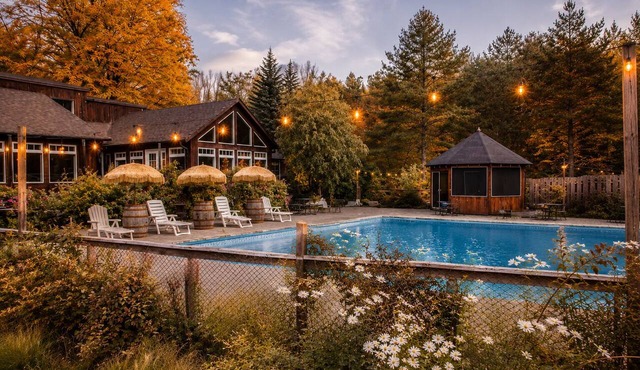 Hidden Haven Villa|Heated Pool| Private Forest Retreat in Mulmur