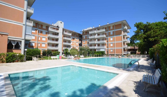 Holiday apartment mit Pool in Lignano