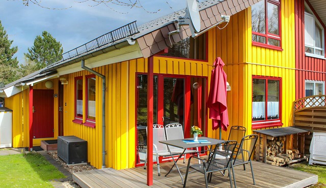 Holiday Home 'Sonne' with Private Terrace, Private Garden and Wi-Fi in Extertal