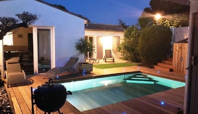 House * any comfort with heated swimming pool (8/10 people) Promotion Toussain in La Flotte