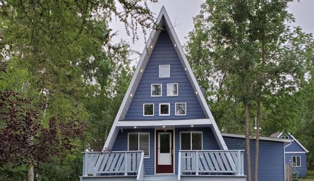 Iconic A-Frame in Spruce Sands in Gimli