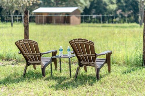 Lemonade Acres, Country Charm Made Convenient! in Rolling Ranches