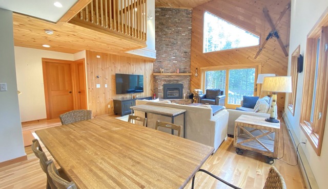Luxury Stratton-Area Mountain House minutes from the lodge in Winhall