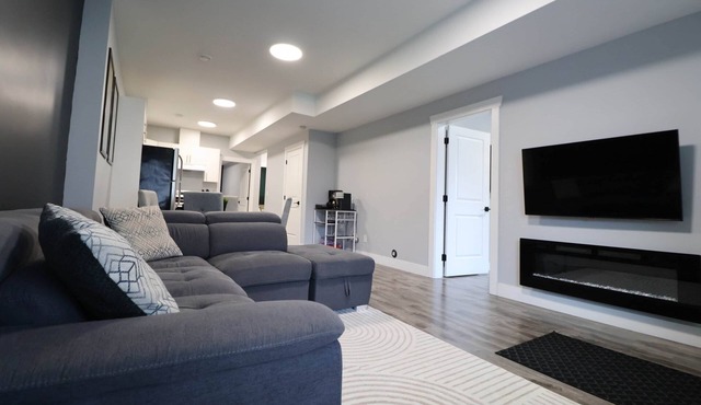 Modern 3BR w/Patio + Fireplace | Self Check-in in Mission