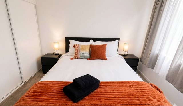 Modern Condo next Aldershot GO Toronto Access &assigned underground parking in Burlington