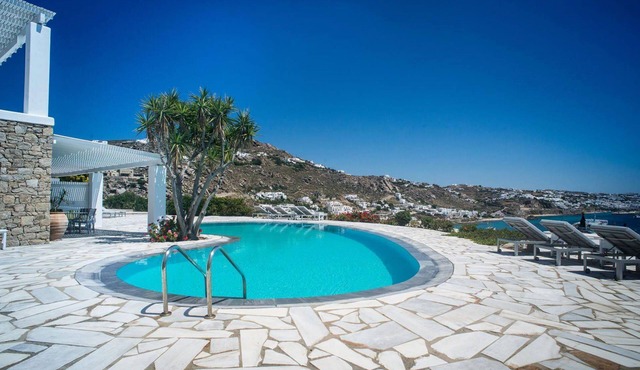 My Rental Homes - Villa Rose 1, only 1 km from Agios Stefanos beach. Shared pool in Mykonos